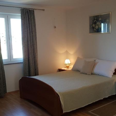Apartmani Diva Malinska Esterno foto