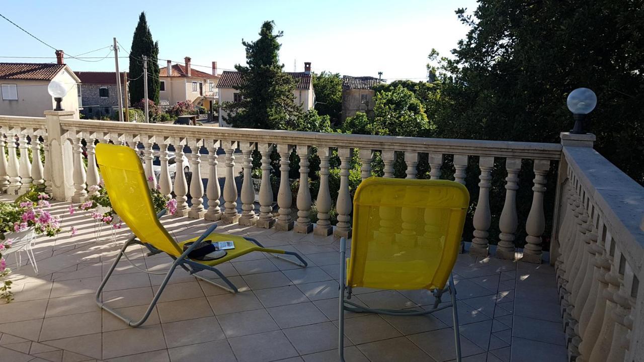 Apartmani Diva Malinska Esterno foto