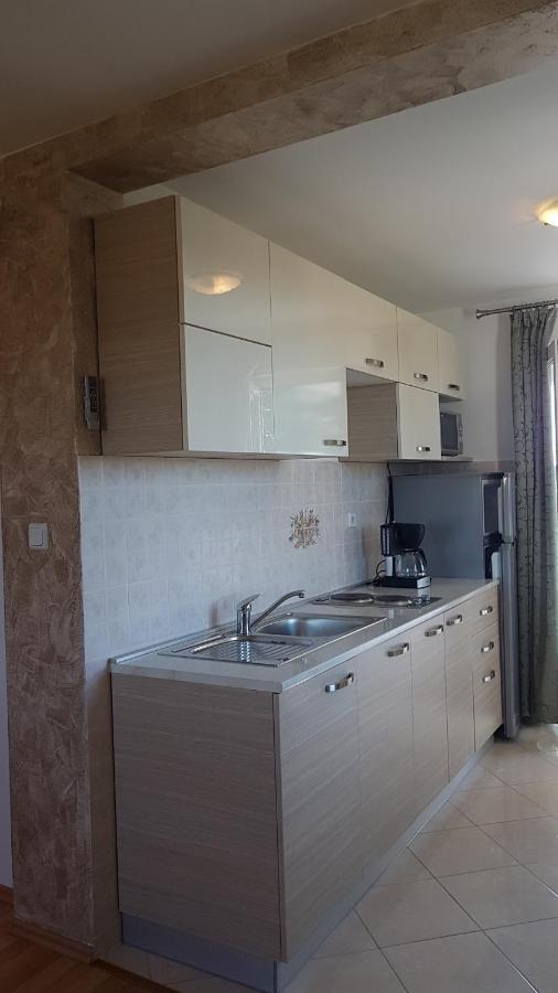 Apartmani Diva Malinska Esterno foto
