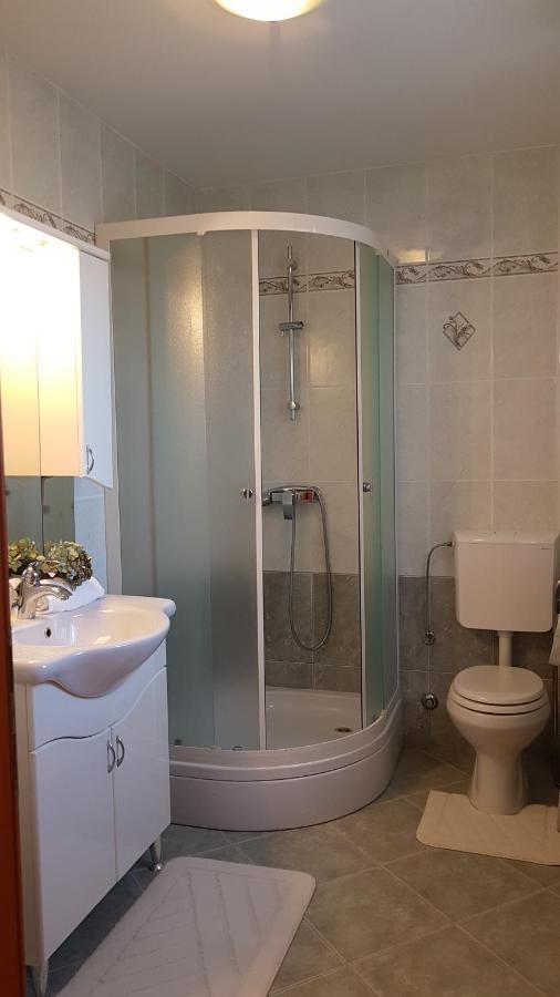 Apartmani Diva Malinska Esterno foto