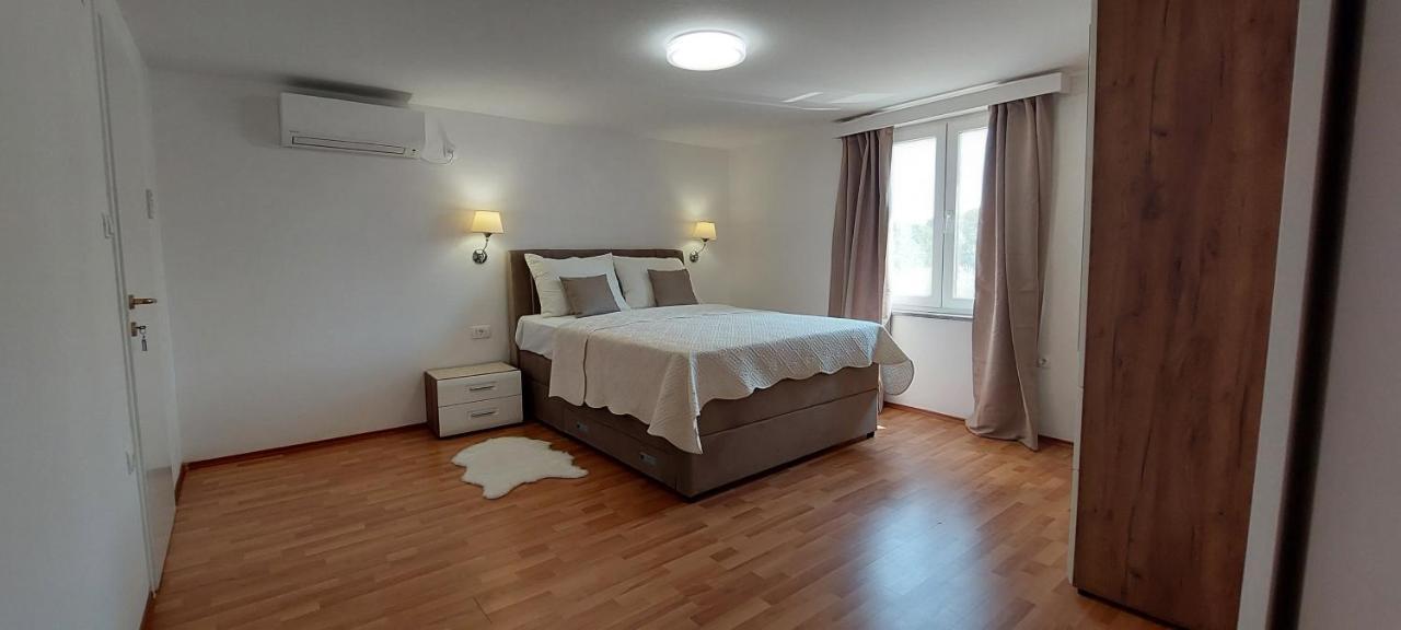 Apartmani Diva Malinska Esterno foto