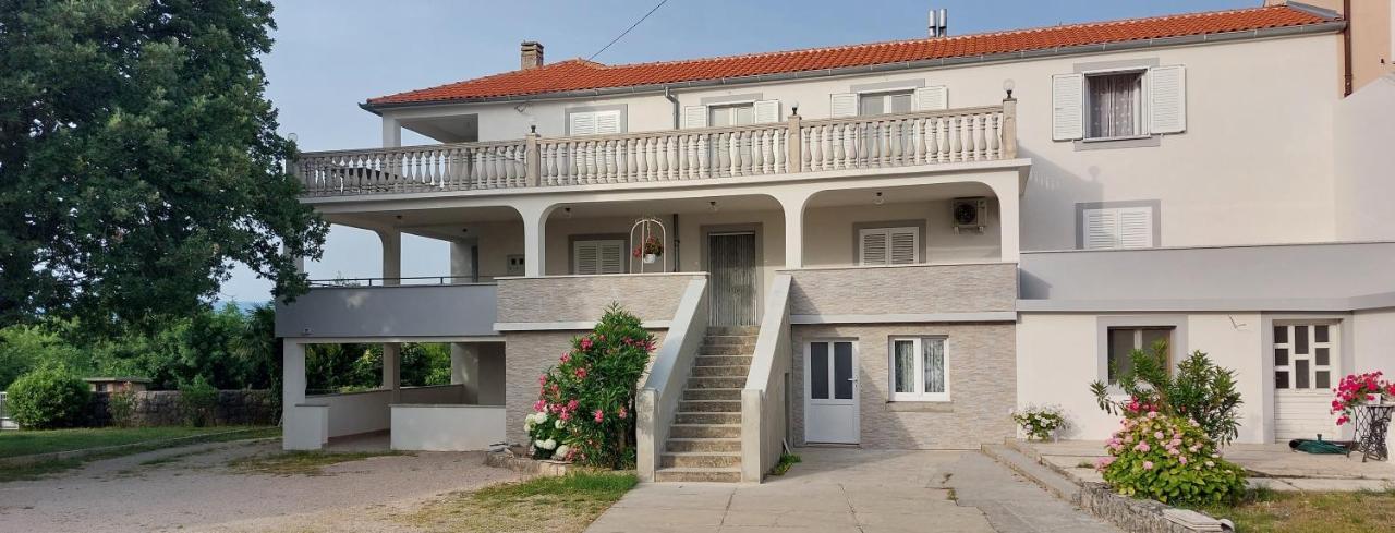 Apartmani Diva Malinska Esterno foto