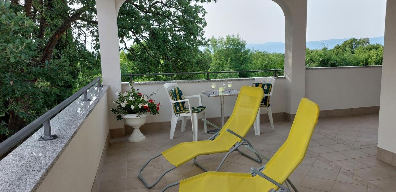 Apartmani Diva Malinska Esterno foto